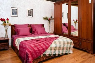 Спальня Кентаки каштан 5