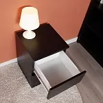 Тумба прикроватная Варма, 2 ящика, 40х55х40 см, шпон натурального дерева, ясень черный | изображение 3